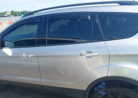 2017 Ford Escape Titanium z USA, uszkodzony, nr VIN 1FMCU0JD4HUA74976